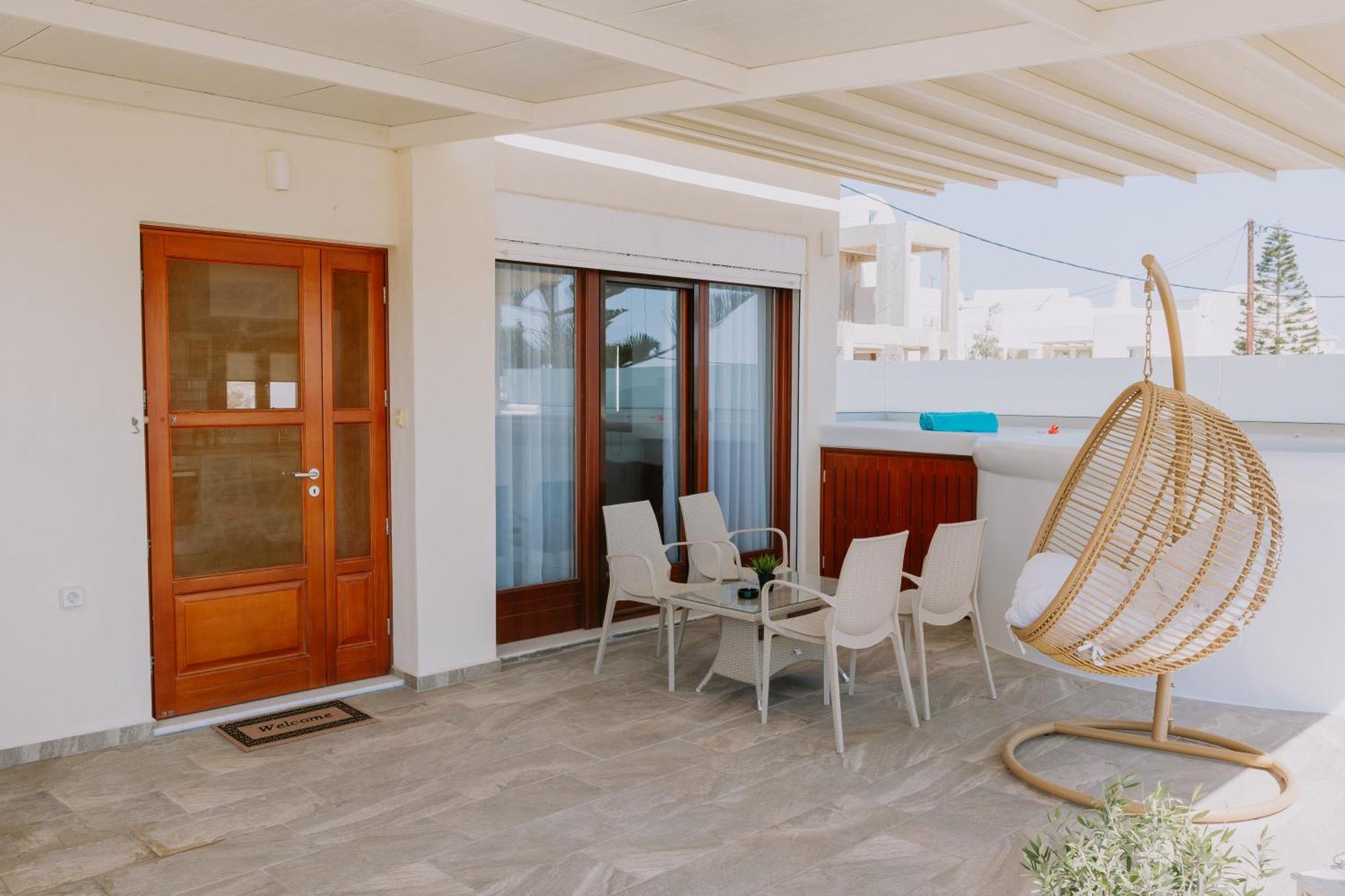 Sun Stories Suites Вотон Экстерьер фото