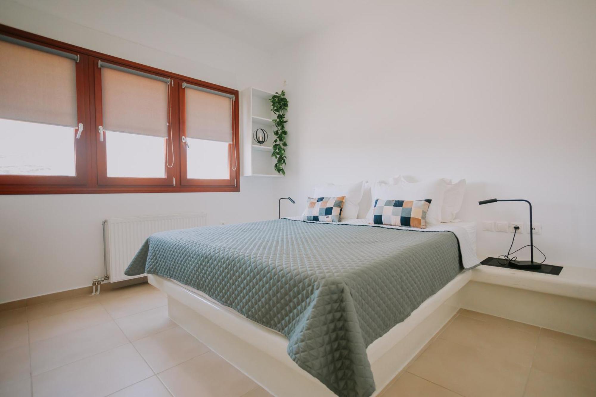 Sun Stories Suites Вотон Экстерьер фото