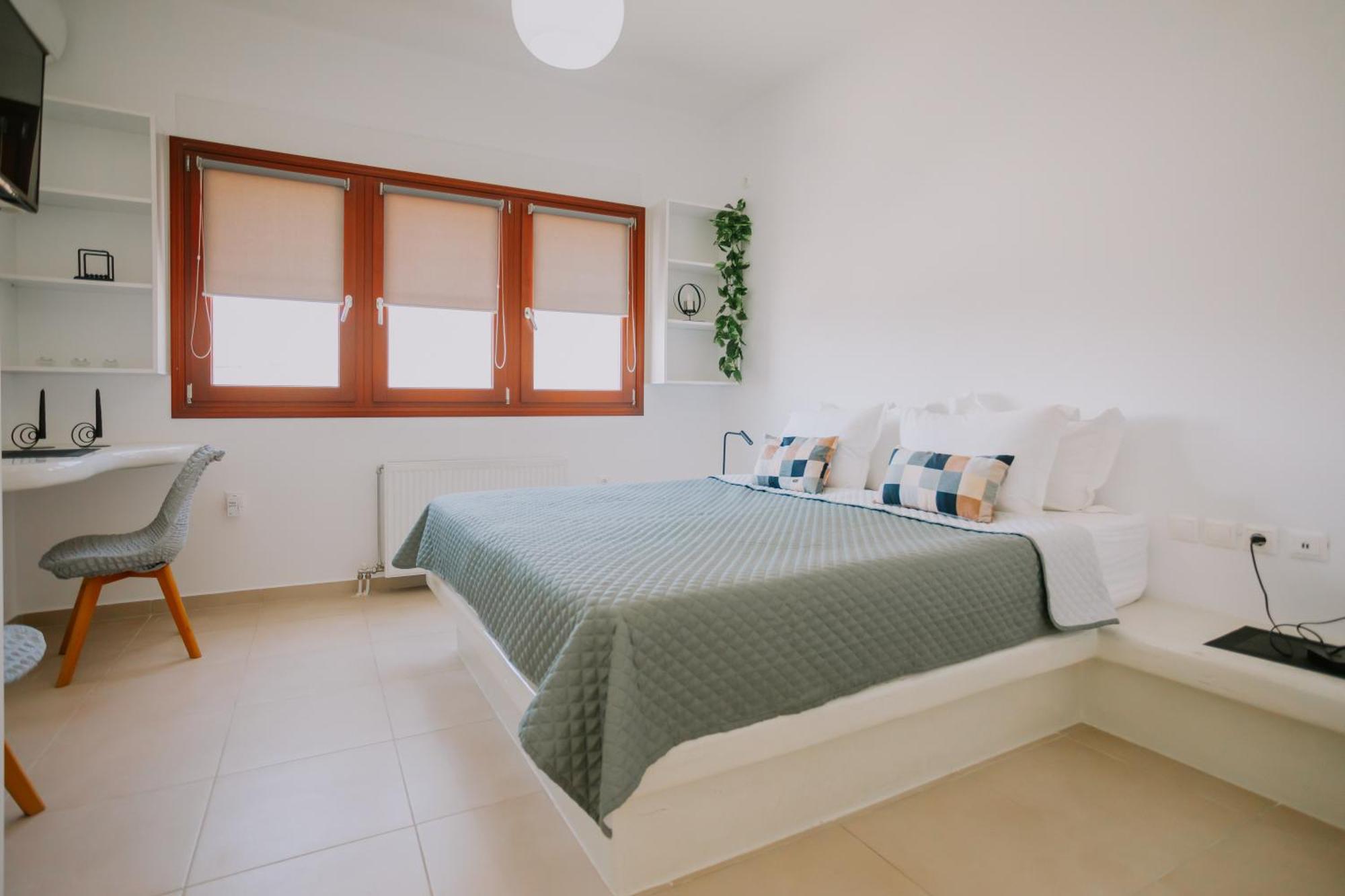 Sun Stories Suites Вотон Экстерьер фото