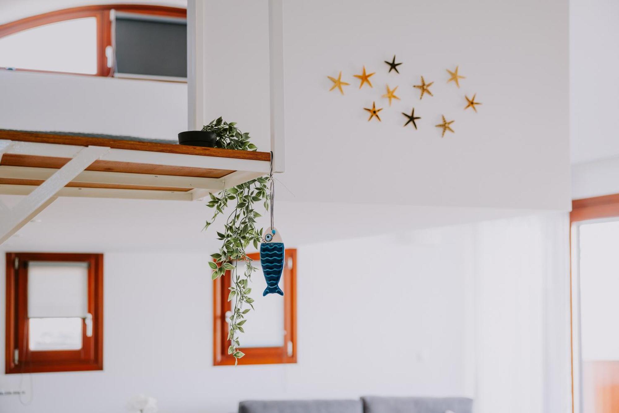 Sun Stories Suites Вотон Экстерьер фото