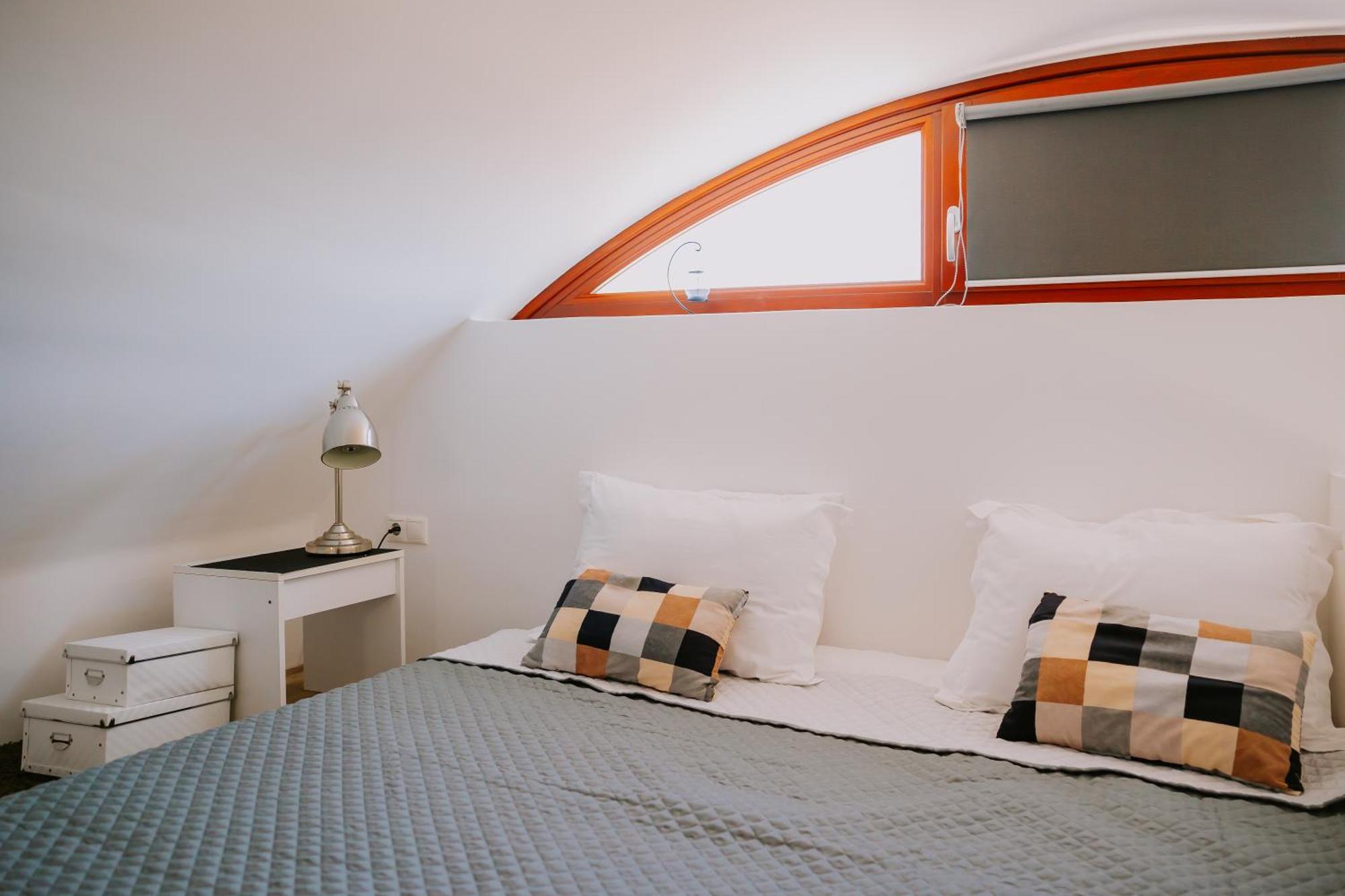 Sun Stories Suites Вотон Экстерьер фото