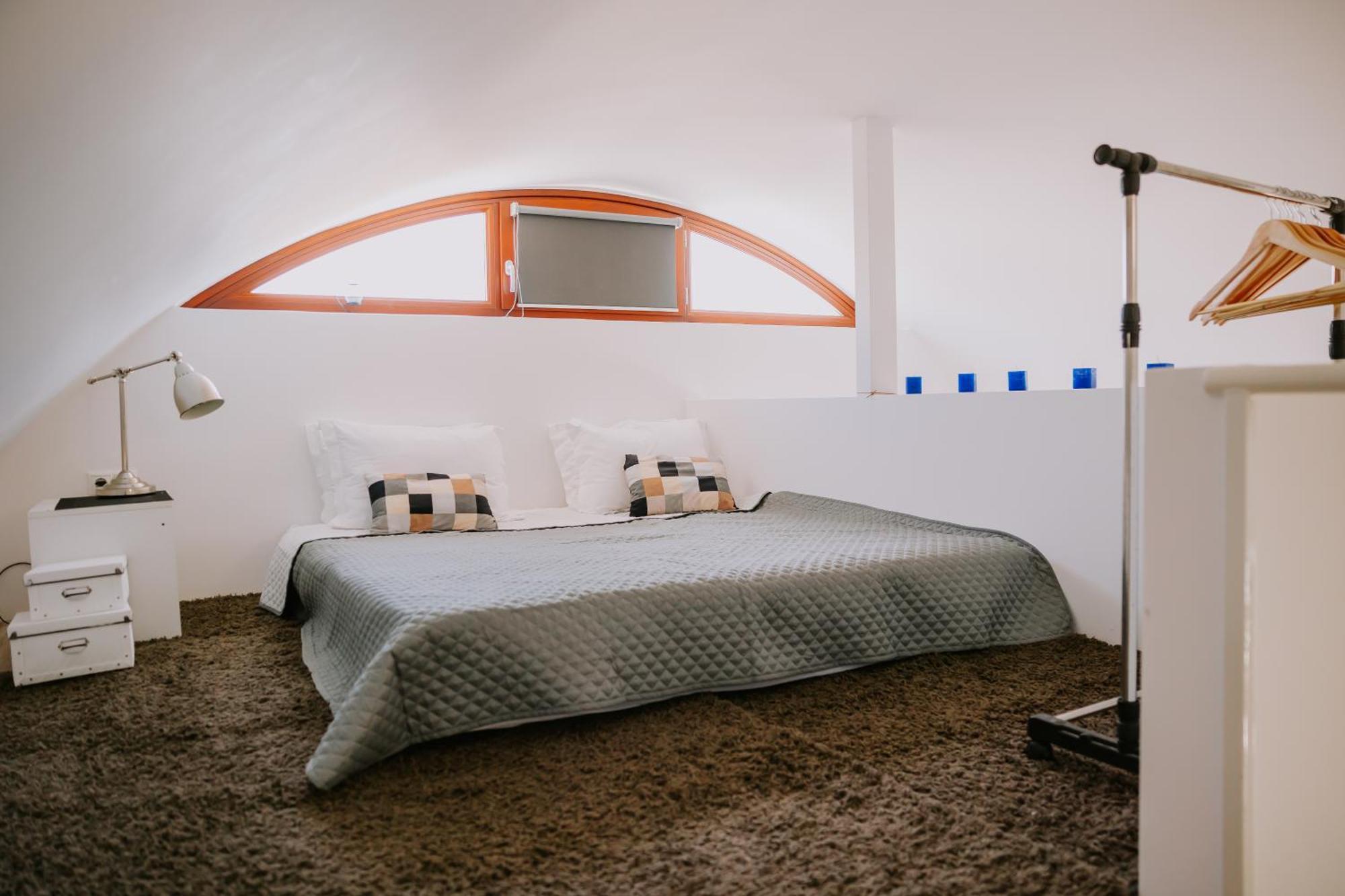 Sun Stories Suites Вотон Экстерьер фото